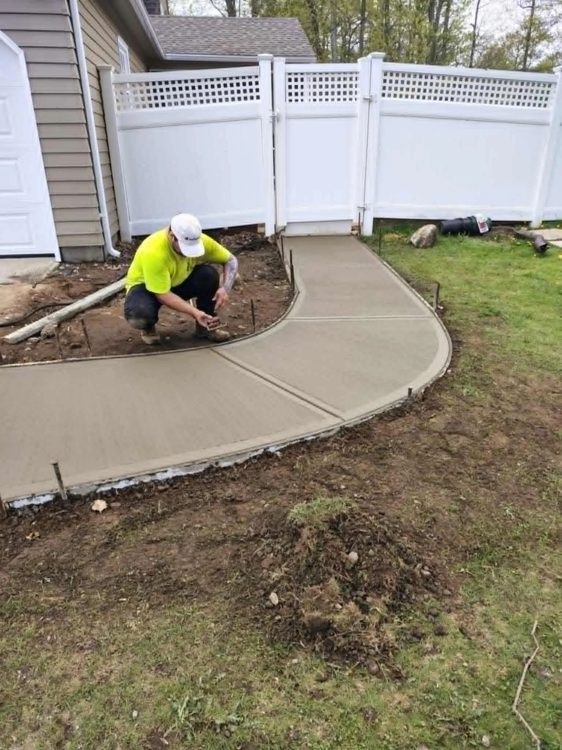 Shaping a curved walkway